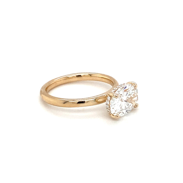 East-West Oval Solitaire