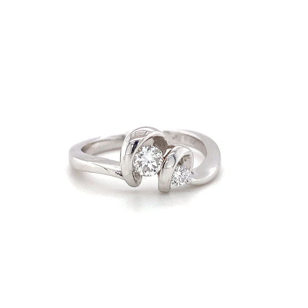 Platinum Moi et Toi Tension Set Diamond Wave Band