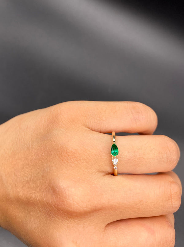 Petite Pears Ring